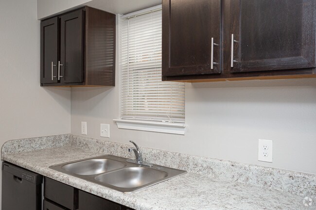 2 habitaciones, 1 baño - 923 pies cuadrados - Kingston Point (Patriot Point of Baton Rouge)