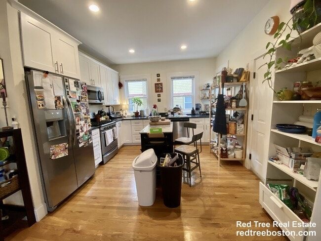 Photo - 177 School St Apartment