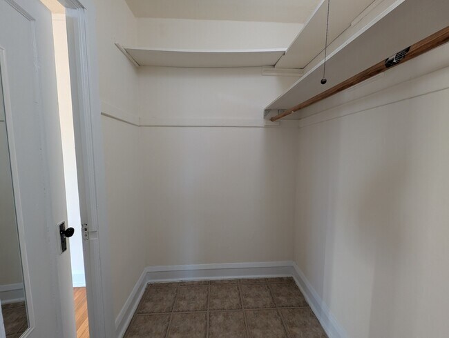 Foto del edificio - 3310 W Schubert Ave