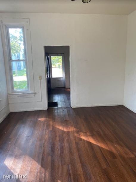Building Photo - 4 br, 1 bath House - 809 NE Madison Ave