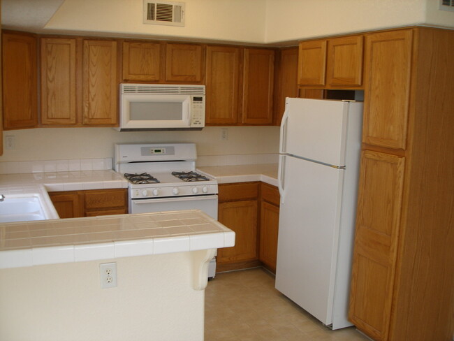 Foto del edificio - Henderson two bedroom unit for only $1295!