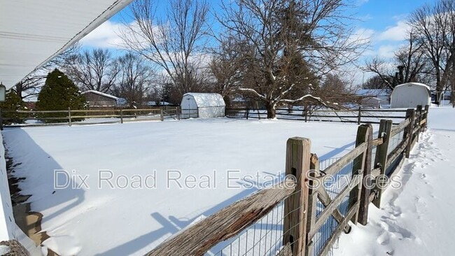 Building Photo - 5926 Janice Dr