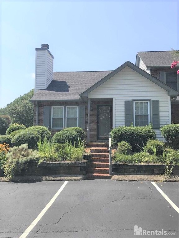 Primary Photo - 612 Summer Woods Dr