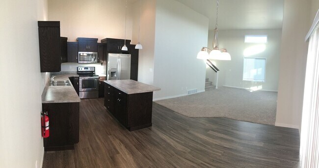 Foto del edificio - 4 bed 3 bath Single Family Home