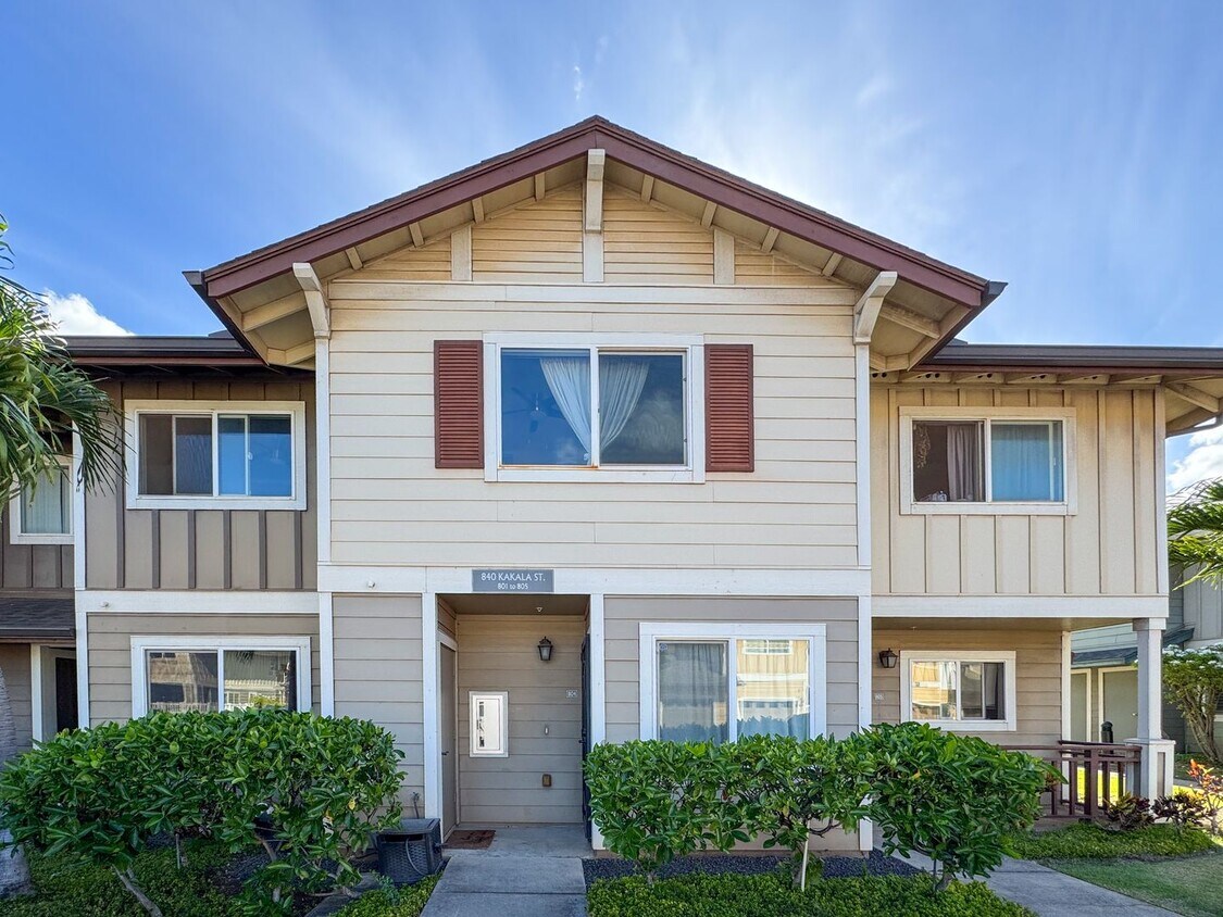 Foto principal - Available August 1. 2BD/2.5BA/2PKG townhou...