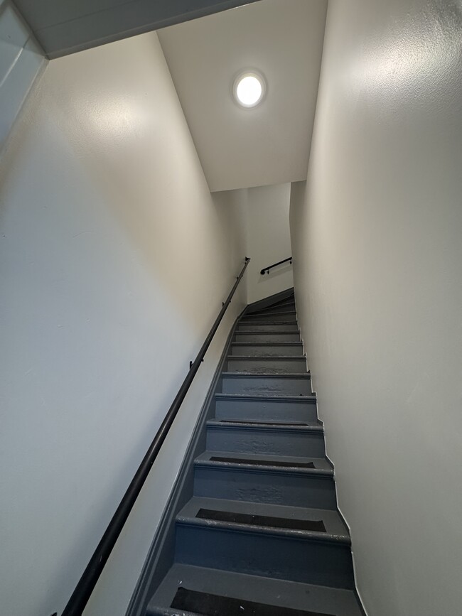 Building Photo - 1537 9th St