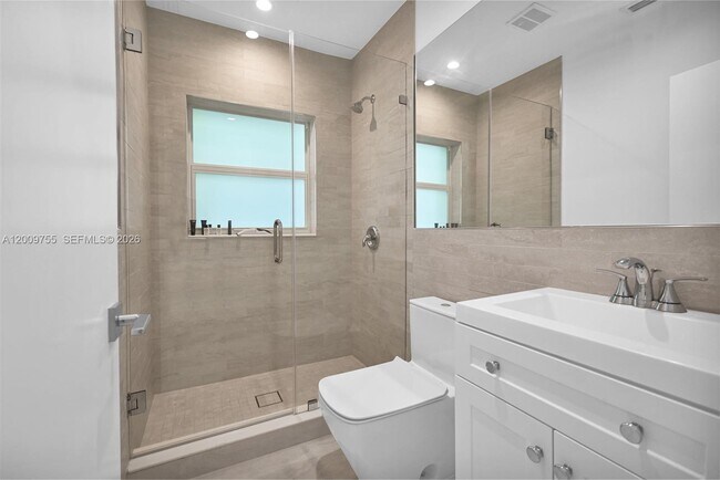 Building Photo - 742 NE 81st St