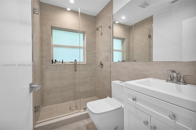 Foto del edificio - 742 NE 81st St