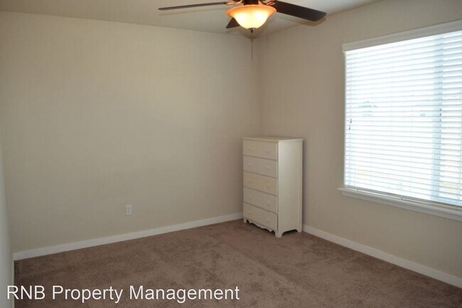 Building Photo - 3 br, 2.5 bath House - 185 Hickory Street