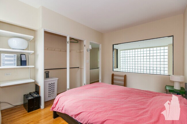 Foto del edificio - 1209 N State Pkwy