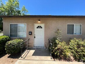 Building Photo - 326 S Crespi Ave