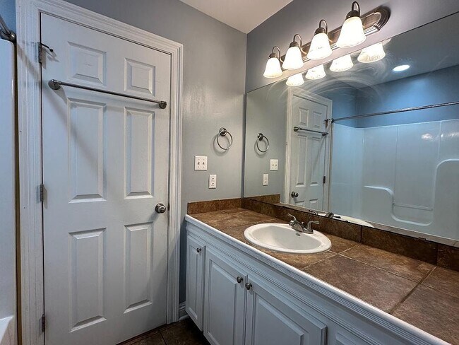 Foto del edificio - 53 Clear Springs Ct