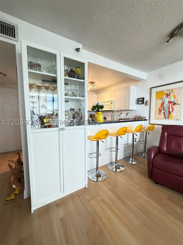 Foto del edificio - 540 Brickell Key Dr