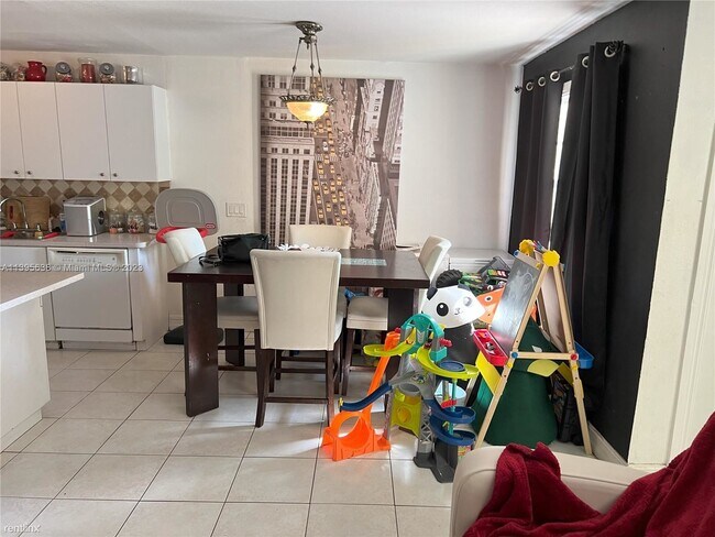 Building Photo - 3 br, 1 bath House - 315 NW 57th St # 315