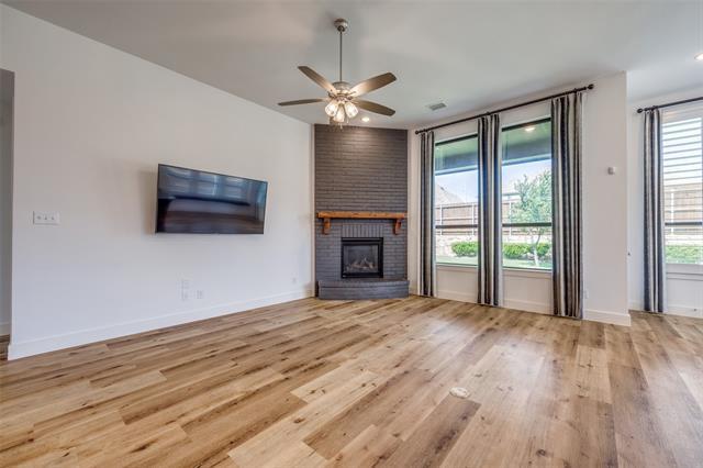 Foto del edificio - 914 Songbird Ln