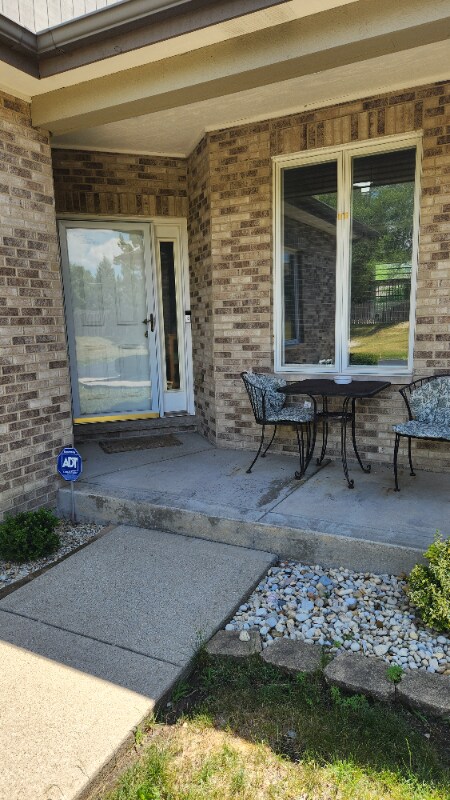 Building Photo - 1343 Rosewood Ct