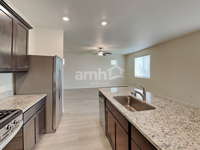 Building Photo - 1221 W 17th Ave