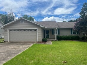 Building Photo - 8405 Oak Ridge Rd