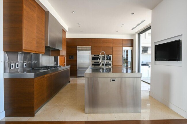 Foto del edificio - 800 South Pointe Dr