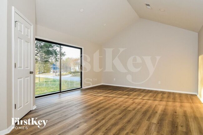 Foto del edificio - 4113 Oak Hollow Dr