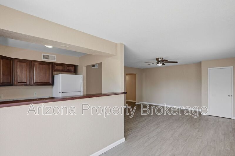 Photo - 607 W. Rio Salado Pkwy.