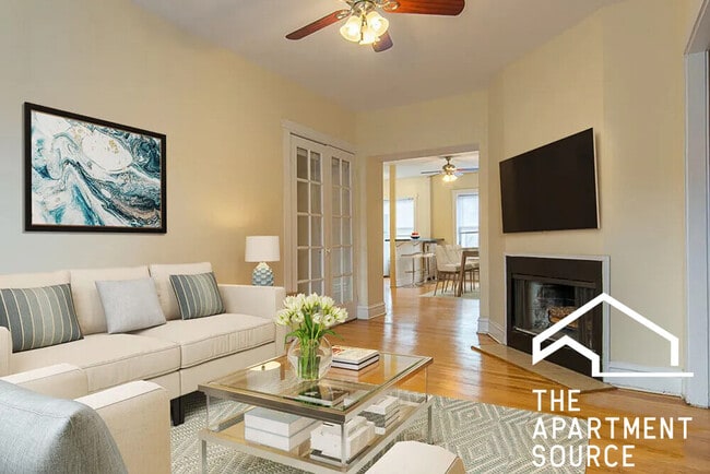 Building Photo - 3449 N Sheffield Ave