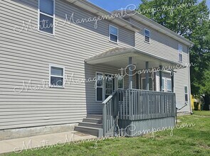 Building Photo - 1520 S Osage Ave