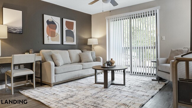 Foto del edificio - 5885 Lakehurst Dr