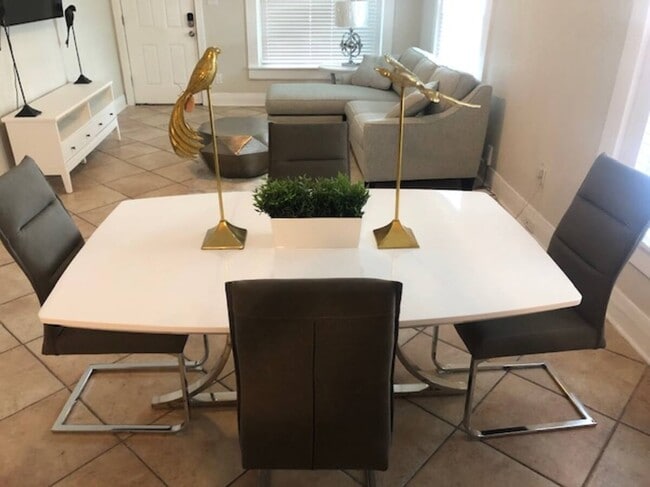 Building Photo - 3515 N 10th St