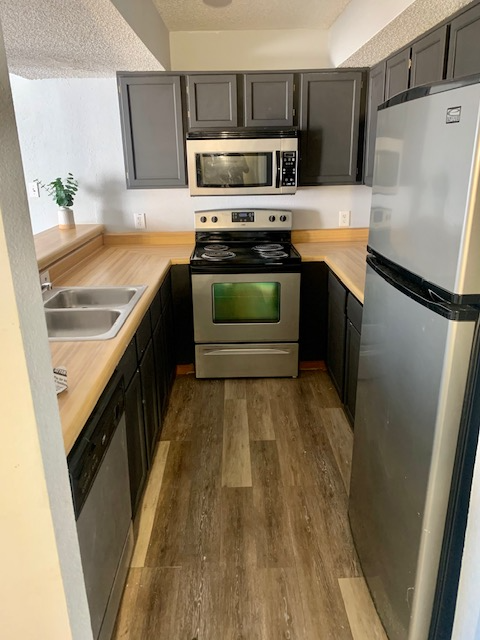Foto principal - 6108 Abrams Rd