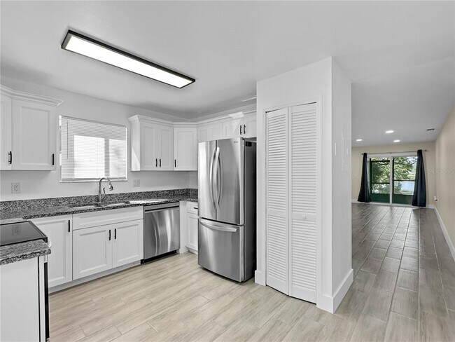 Building Photo - 4126 Plantation Cove Dr