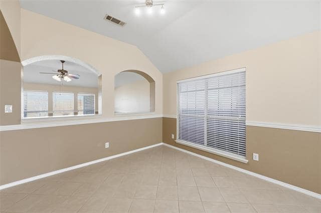 Building Photo - 421 Kingfisher Ln