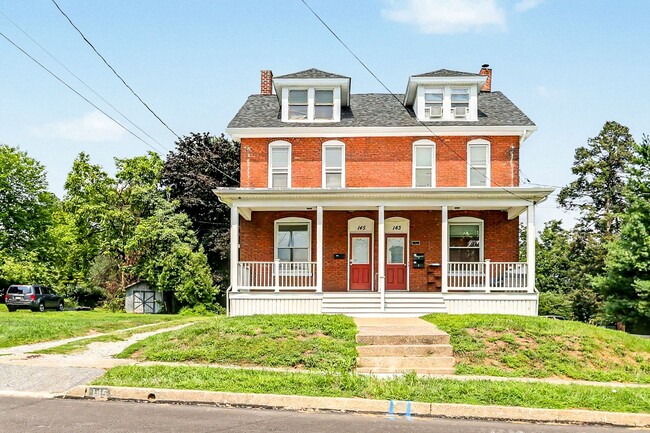 Building Photo - 145 15th St