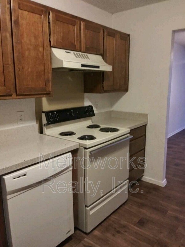 Foto principal - 243 S New Hope Rd