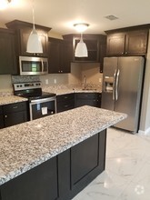 Building Photo - 1514 River Bend Dr