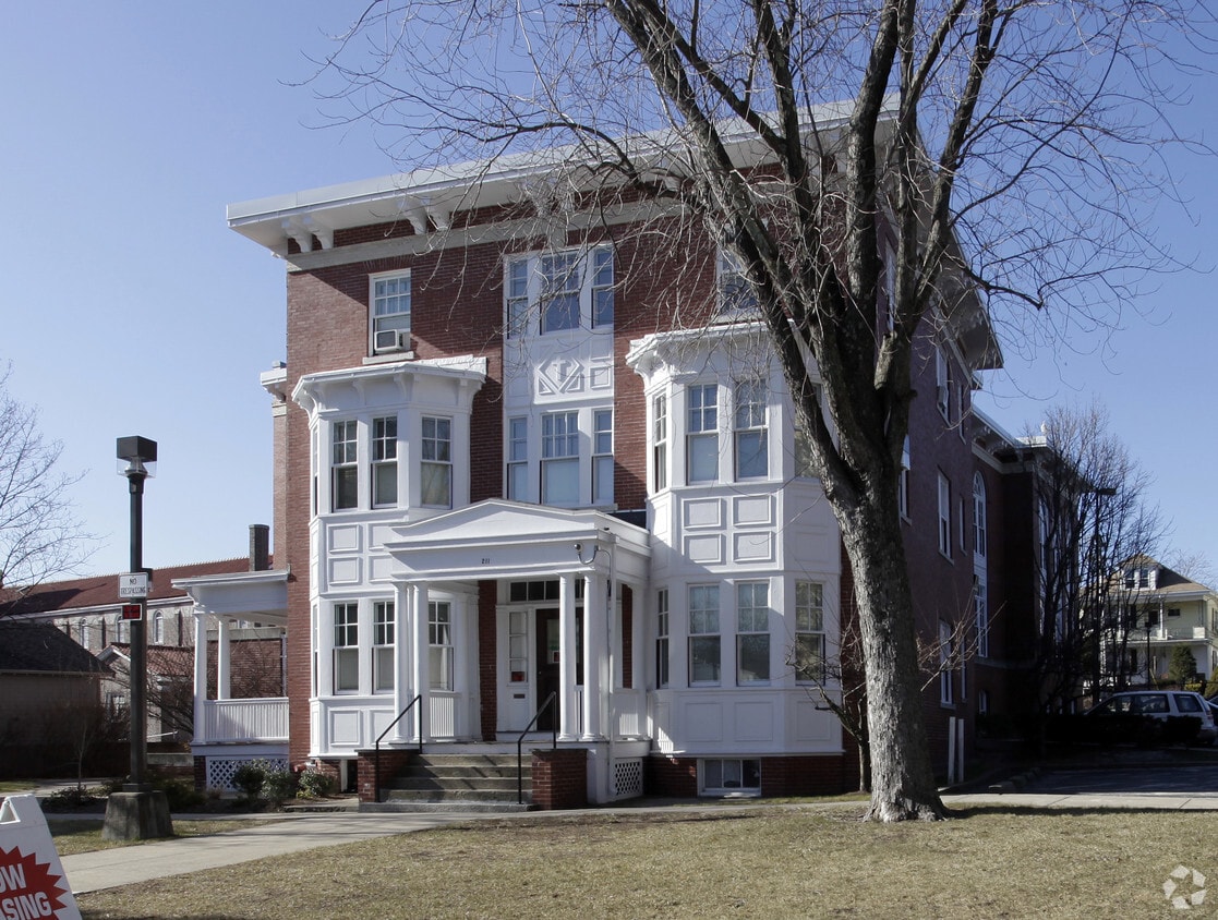Primary Photo - Carleton Court Apartments