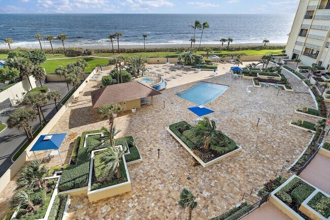 Foto del edificio - 100 Ocean Trail Way