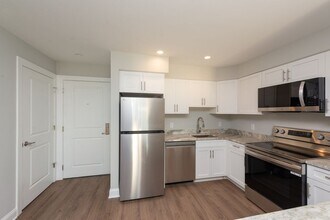 Interior Photo - 925 at North