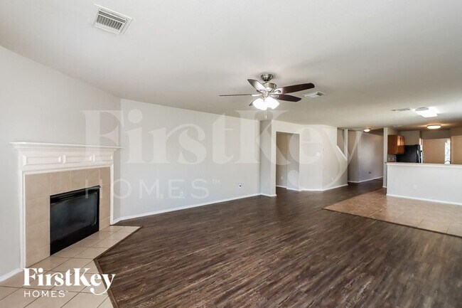 Foto del edificio - 602 Regal Hollow Ln