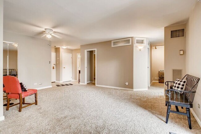 Building Photo - 480 S Marion Pkwy