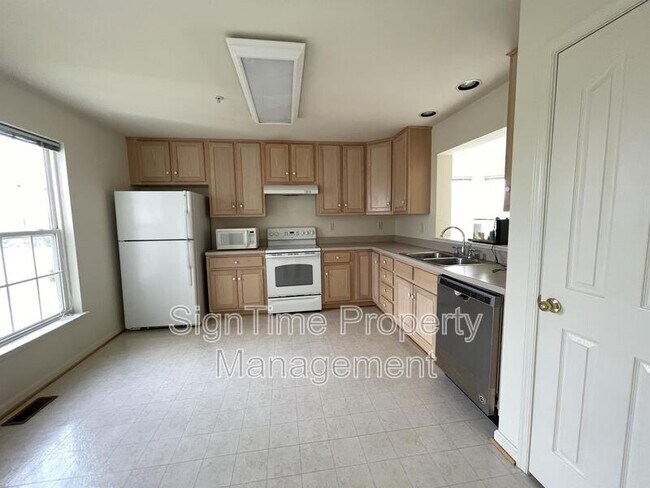 Building Photo - 12537 Atlanta Ct