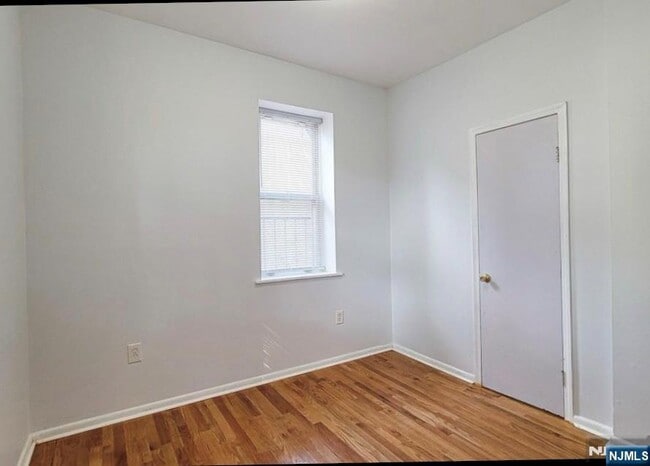 Building Photo - 127 Jewell St