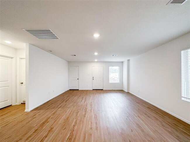 Foto del edificio - 1480 Las Cuevas Dr