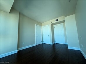 Building Photo - 2700 S Las Vegas Blvd