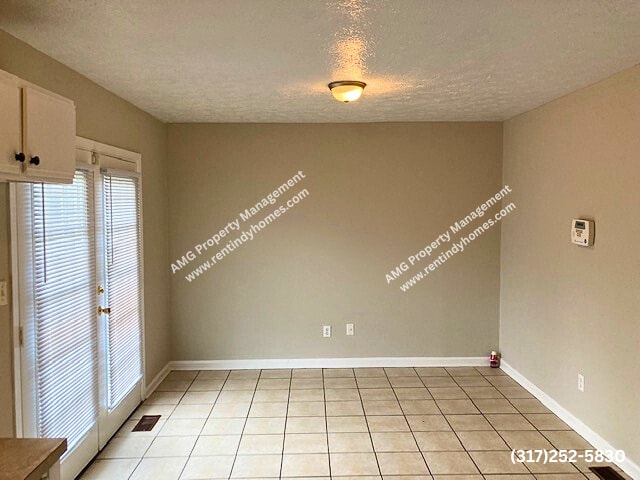 Building Photo - WARREN TOWNSHIP! 3 bedrooms and 1.5 bathrooms This Charming residence offers ample space and comf...