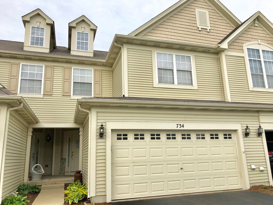 Primary Photo - 734 Amherst Dr