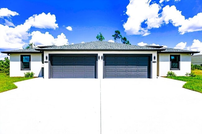 Building Photo - 26241 Sandhill Blvd
