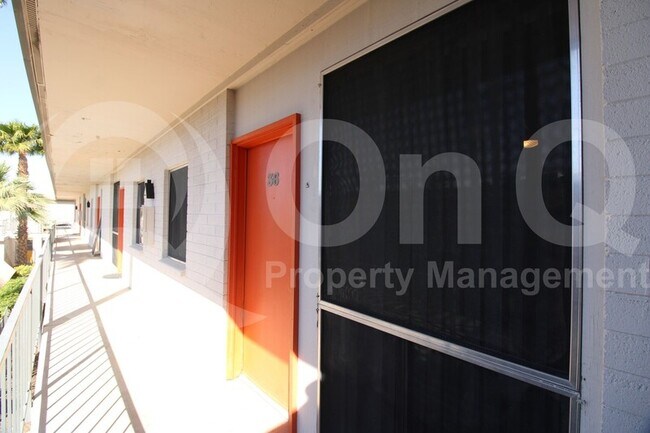Building Photo - 1422 N 5th St