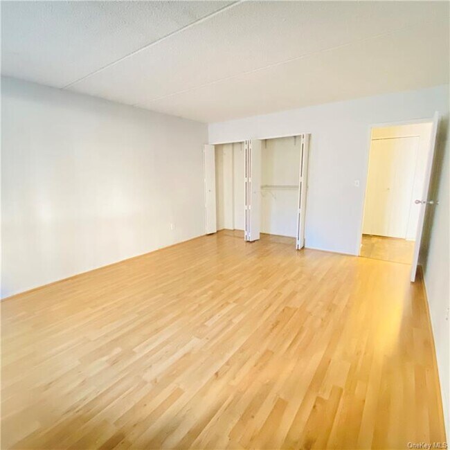 Building Photo - 777 N MacQuesten Pkwy