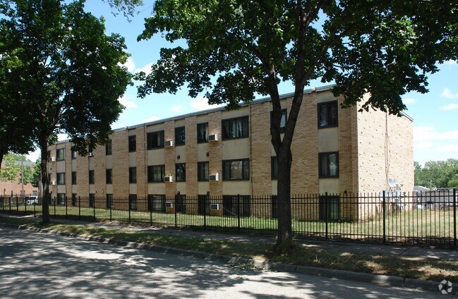 Building Photo - 4001 Clinton Ave